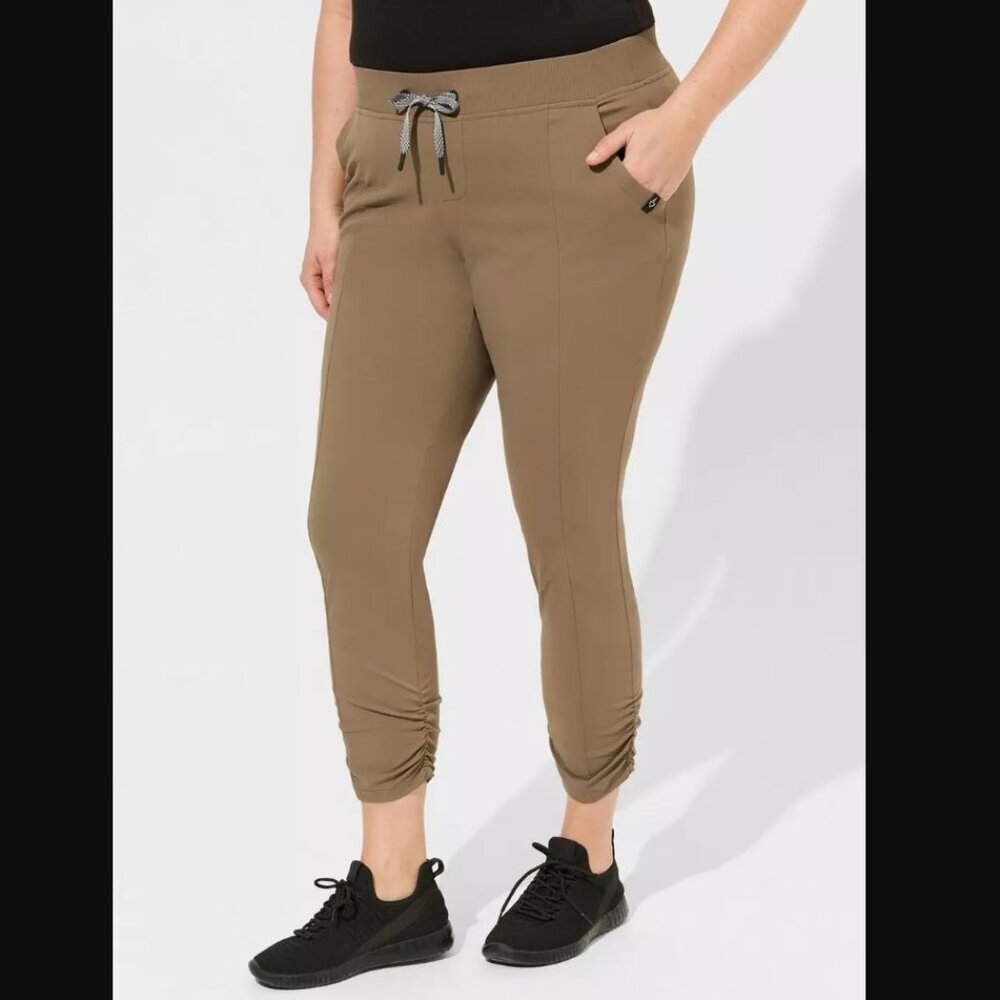 Torrid TRU Crop Active Pant